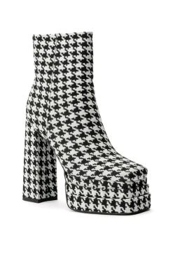 AZALEA WANG CAYENNE HOUNDSTOOTH CHUNKY BOOTIE IN BLACK WHITE -Azalea Wang store azalea wang cayenne houndstooth chunky bootie in black white black white 3 3 c1