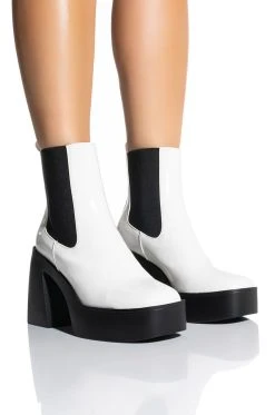 AZALEA WANG CHERRY CHUNKY BOOTIE IN BLACK WHITE