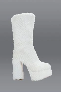 AZALEA WANG COZY CUTIE FAUX FUR CHUNKY PLATFORM BOOT IN WHITE -Azalea Wang store azalea wang cozy cutie faux fur chunky platform boot in white white 1 1 c1