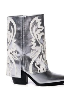 AZALEA WANG ESPERANZA WESTERN STYLE BOOTIE IN METALLIC SILVER -Azalea Wang store azalea wang esperanza western style bootie in metallic silver silver 5 5 c1