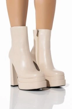 AZALEA WANG IT'S YOURS SMOOTH VEGAN LEATHER CHUNKY BOOTIE IN BONE