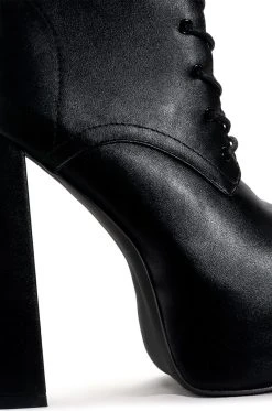 AZALEA WANG NAVEAH CHUNKY LACE UP BOOTIE IN BLACK -Azalea Wang store azalea wang naveah chunky lace up bootie in black black 5 5