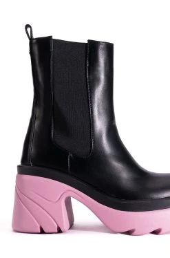 AZALEA WANG PRIMROSE PURPLE SOLE CHUNKY BOOTS IN BLACK -Azalea Wang store azalea wang primrose purple sole chunky boots in black purple 5 5
