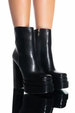 AZALEA WANG RUN AWAY CHUNKY BOOTIE IN BLACK