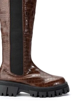 AZALEA WANG WE OUTSIDE FLATFORM BOOT IN BROWN -Azalea Wang store azalea wang we outside flatform boot in brown brown 5 5