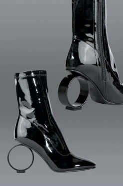 AZALEA WANG ZELDA CIRCULAR HEELED BOOTIE IN BLACK -Azalea Wang store azalea wang zelda circular heeled bootie in black black 1 1 c1