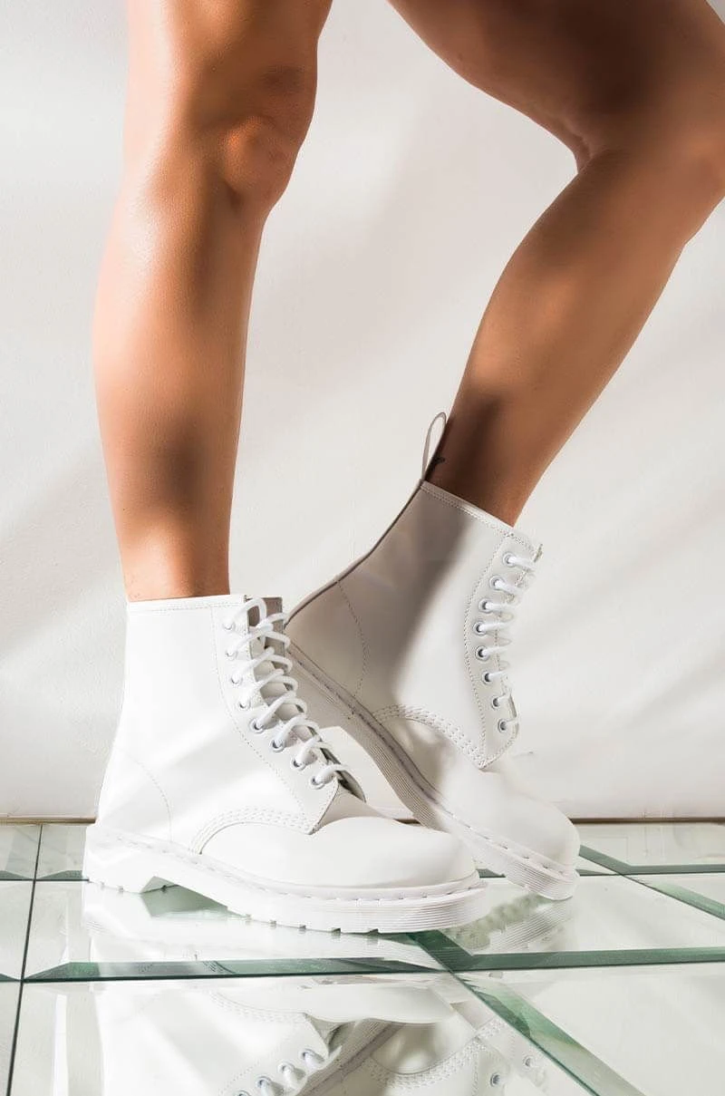 DR. MARTENS 1460 WHITE MONO SMOOTH ANKLE BOOTS 3 DR. MARTENS 1460 WHITE MONO SMOOTH ANKLE BOOTS