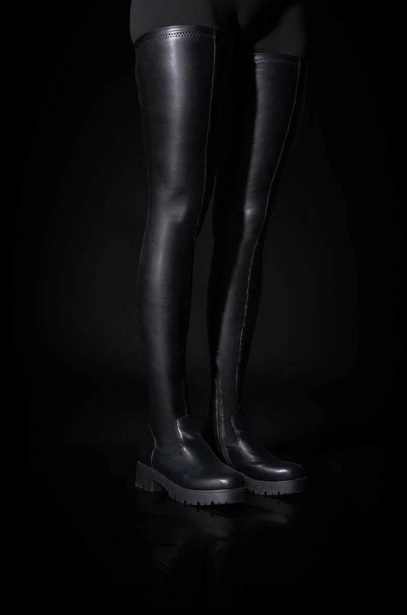 **SLIM FIT** AZALEA WANG SURGICAL FLATFORM BOOT WITH 4 WAY STRETCH IN STRETCH PU 10 **SLIM FIT** AZALEA WANG SURGICAL FLATFORM BOOT WITH 4 WAY STRETCH IN STRETCH PU - Image 8